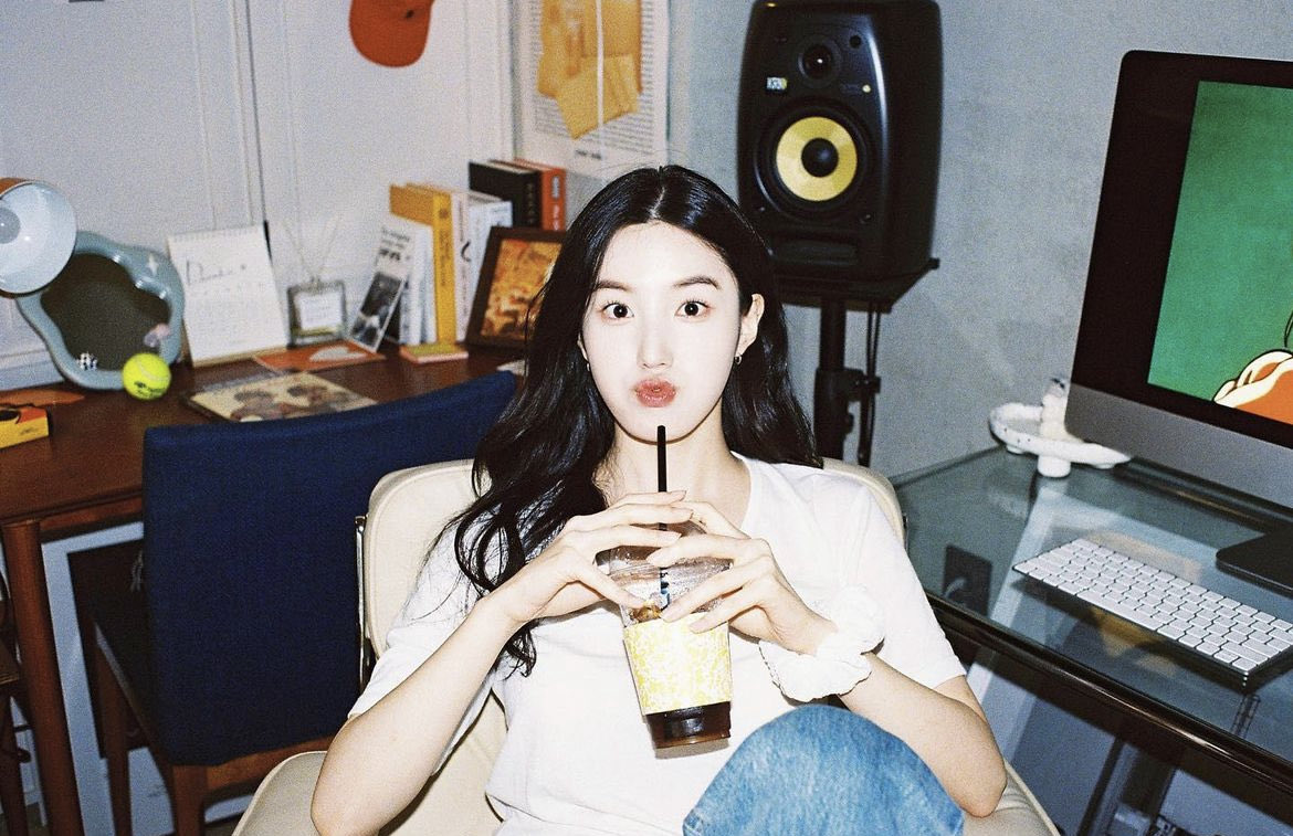 folkSIYEON's tweet photo. life update hari ini masih kerja sambil nyeruput kopi dari my ayah, makasih sponsorannya ayah😆🫰🏻 @bradjiwa https://t.co/vecSsevCUN