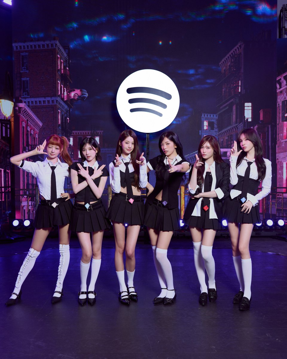 oeseooes's tweet photo. DIVE ACADEMY, your favorite six girls have entered the stage!! ♥🎤 We came, we slayed, and we probably forgot how to act normal because DIVE’s energy is TOO GOOD! ٩(ˊᗜˋ*)و ♡ Spotify, thank you for having us! Did we pass the cool girl test? Hehe, give us an A+ please! 🏆💋🎶 https://t.co/3umZkiDF7c
