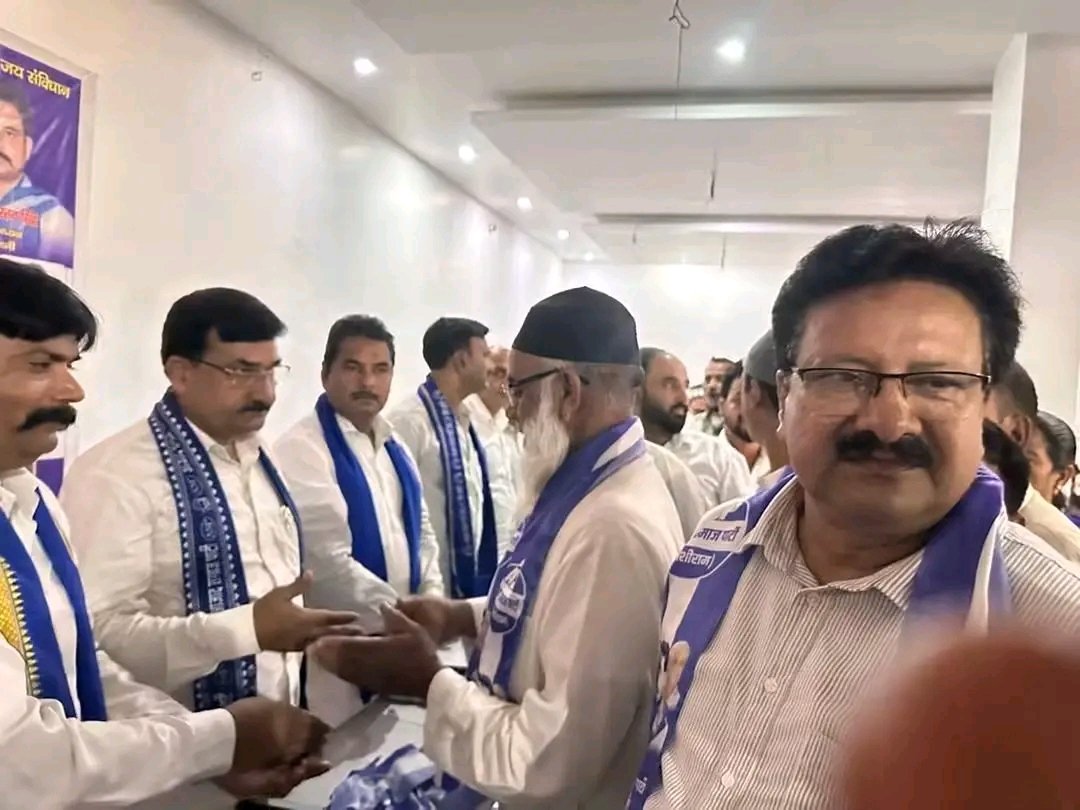 priyanshu__63's tweet photo. बड़ी खबर 🚨 

बरेली जिले की बहेड़ी विधानसभा से समाजवादी पार्टी के प्रमुख चेहरे व प्रदेश सचिव "नसीम अहमद" ने सपा छोड़कर @AzadSamajParty की सदस्यता ग्रहण की

2017 के यूपी चुनाव में बसपा के टिकट से चुनाव लड़कर 66हजार+ वोट हासिल किये थे

अब आजाद समाज पार्टी से दावेदारी कर सकछे हैं।। https://t.co/wR2ybQb5fL
