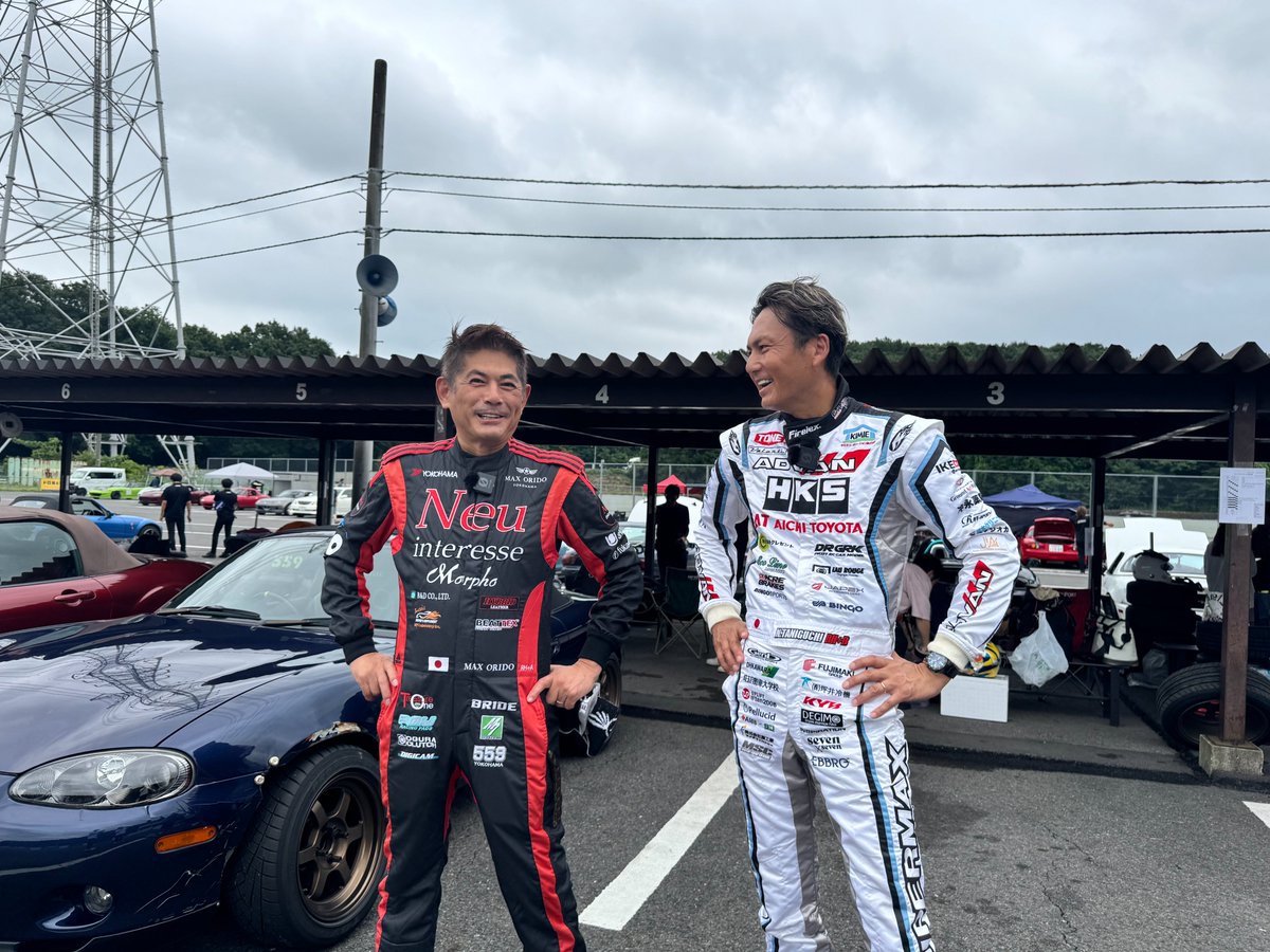 CARPRIMEJPN's tweet photo. 遂に、MAX ORIDOこと織戸学選手がSUPER GTからの引退を発表されました。🏁
CARPRIMEでは、5年以上レギュラー出演して頂き数々の名場面を作って頂きました。普段は明るく、笑顔の場面が多いですが、いざヘルメットを被ると、鋭い眼光と共にボルテージを上げ、全開で車を走らせる姿は見るものを圧倒させる迫力がありました。
初参戦された1996年の全日本GT選手権時代から30年間、GT300クラスでは2度のシリーズチャンピオンを獲得、GT500クラスでは2度の優勝と数々の表彰台...ヨコハマタイヤの看板ドライバーとして最後までSUPER GTドライバーを真っ当される勇士を是非、現地観戦される方は目に焼き付けてください💪