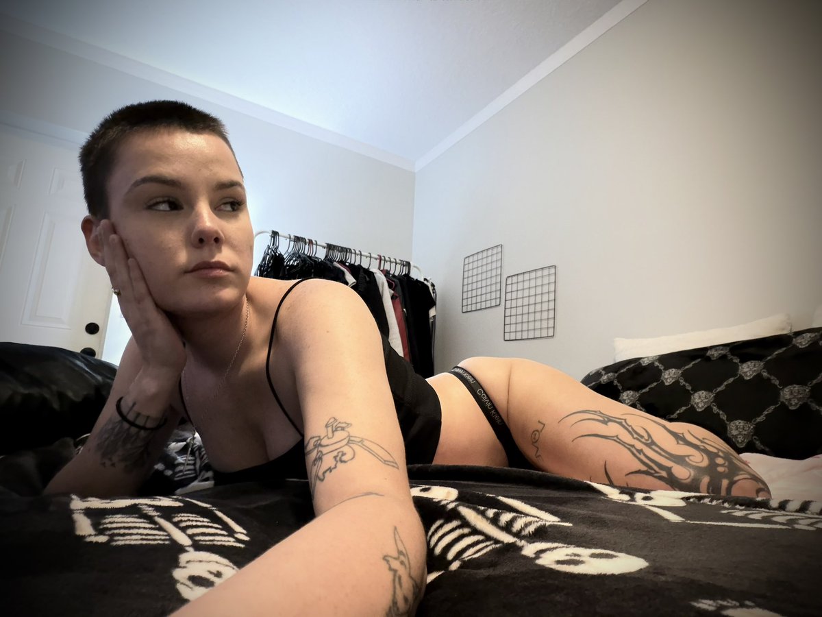 xpipermaex tweet picture