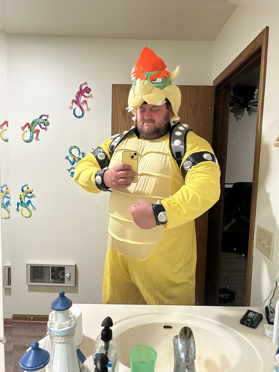 BeefyBowser's tweet photo. Watch Beefy Bowser get dressed and flex on Onlyfans 🐲💪😈

https://t.co/X03Yz1UPib https://t.co/Du2Ssvjm3i