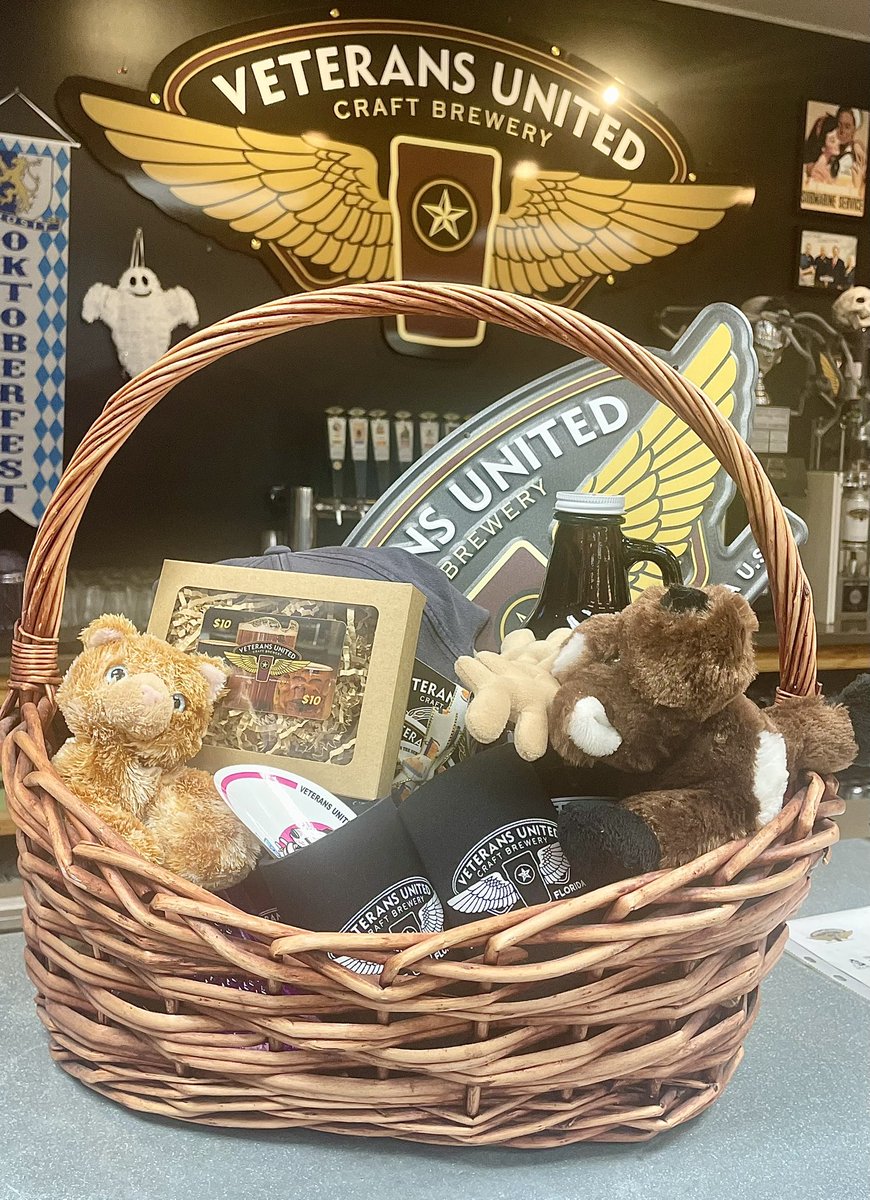 VUbrew's tweet photo. Sunday 10/25, FBCA &amp; The London Sanctuary are co-hosting BINGO at VU🍺 @ 1:30pm! VU🍺has pub fare, VU🍺TV📺, 21 VU🍺craft beers on TAP, sangria, wine, sodas &amp;bottled water!

Pups &amp; kiddos welcome - family friendly!  

Dress your doggos🐕🐕🐕up to strut &amp; get some treats!🎃 https://t.co/XeFZiAmwGw