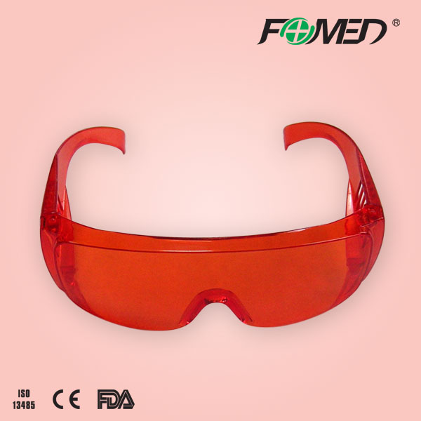 MarsXiong719's tweet photo. Fomed Industries Inc, found in 2000, more than 20 years exporting experiences. Dental Care Protective glasses, Industry Level plastic made, shape&amp;size can be customized.#MedicalGauze‌ #MedicalBandage‌ #AbsorbentPad‌ #MedicalPackaging‌ #MedicalDisposables‌ #WoundDressing‌ #Fomed https://t.co/awemgQD5re