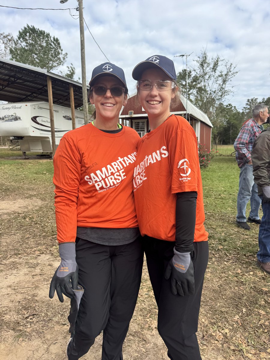 AbsolutelyKfish's tweet photo. Abby and Laura went to Alabama to serve with Samaritan’s Purse to serve as part of their Hurricane Relief team. Praying they can make a difference for those impacted https://t.co/ElgiMbokIv