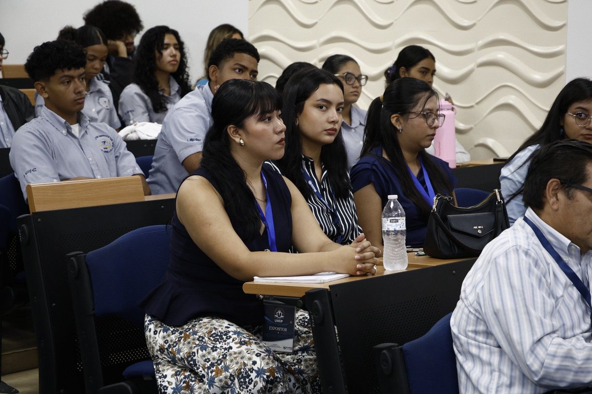 umaritima's tweet photo. Promoviendo  la investigación, estudiantes de la Facultad de Ingeniería Civil Marítima realizaron la presentación de proyectos académicos y prototipos. 

Cada propuesta refleja el compromiso de nuestros estudiantes con la excelencia y la formación integral. 🚢💡 https://t.co/p52flKkwDj