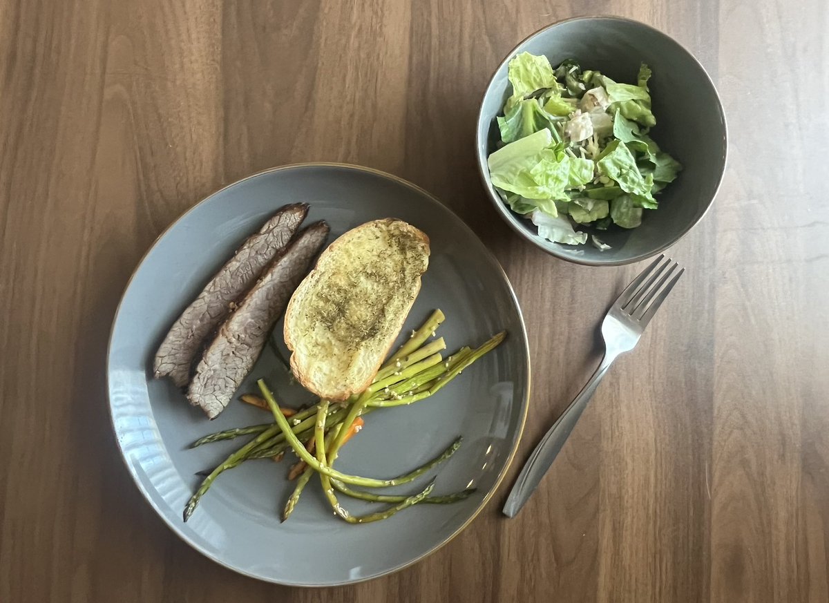 cateidr's tweet photo. my dinner 🍴 https://t.co/EwkfRgPqUZ
