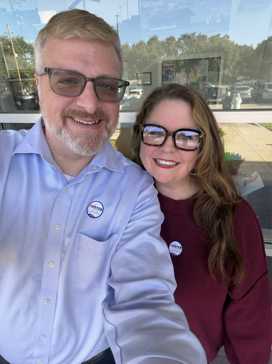 DaveSurdovel's tweet photo. Early voting is officially checked off the list! 🗳️🇺🇸 Grateful to have my beautiful wife @drsttx by my side as we exercised our right to vote today. No matter the election, making our voices heard and participating in the democratic process matters! ❤️🤍💙 https://t.co/eKStxBzAv0