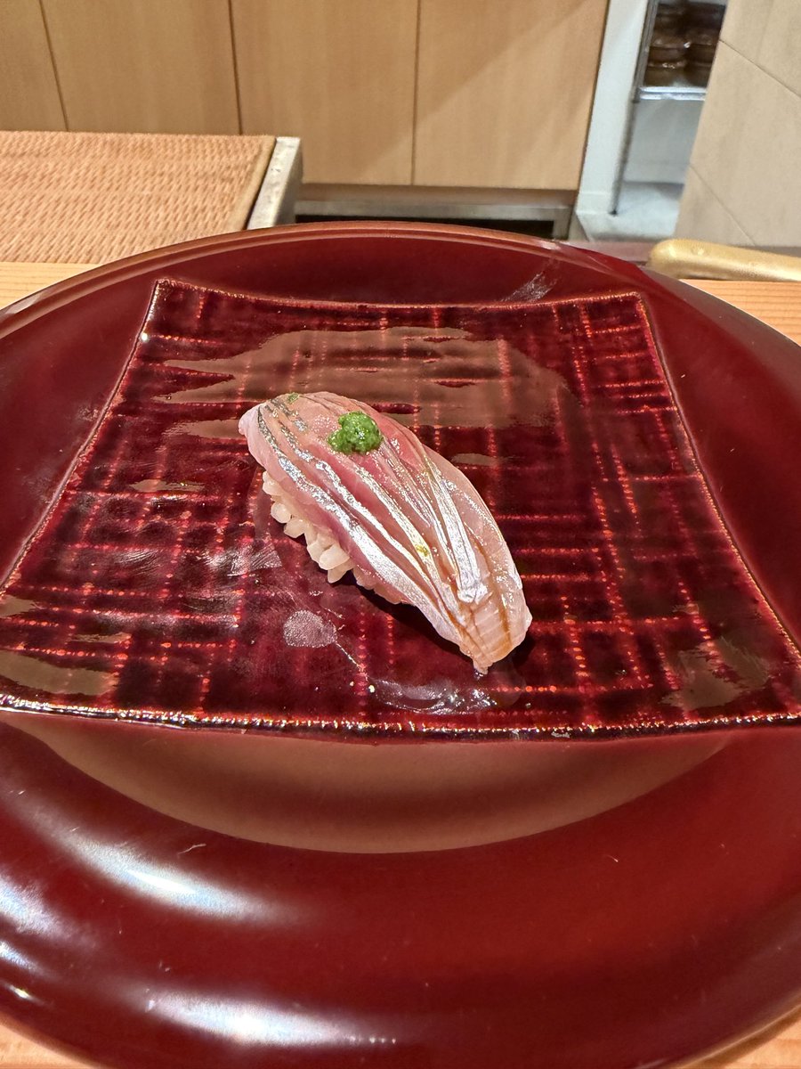 fireojisandesu's tweet photo. 1人鮨🍣、名古屋中区の「冨すし」さん
和食も鮨もそれぞれで修行したそうです。握りも美味しいけど、おつまみも最高でした！贅沢です、感謝！ https://t.co/Y2yOo9feuC