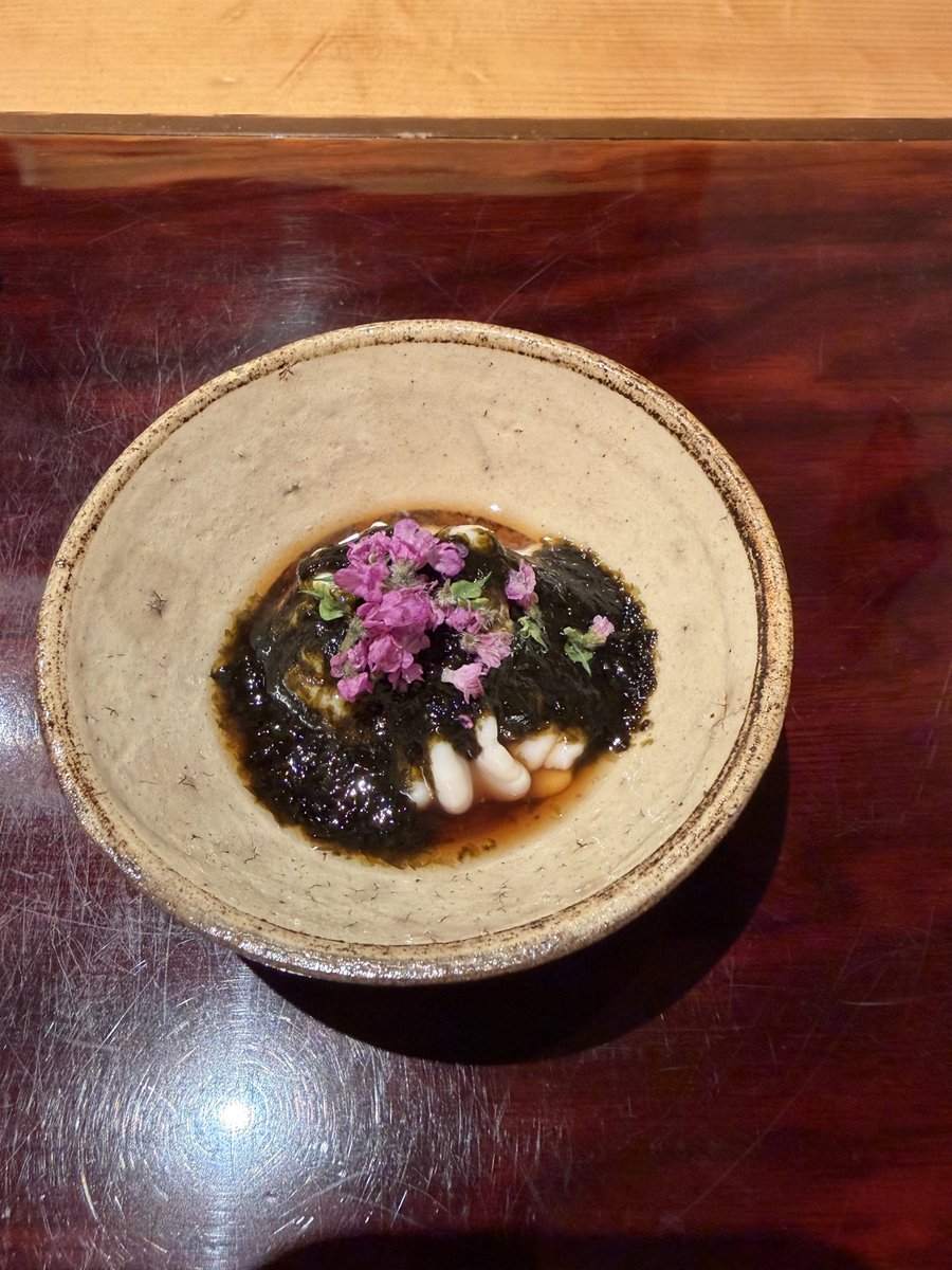 fireojisandesu's tweet photo. 1人鮨🍣、名古屋中区の「冨すし」さん
和食も鮨もそれぞれで修行したそうです。握りも美味しいけど、おつまみも最高でした！贅沢です、感謝！ https://t.co/Y2yOo9feuC
