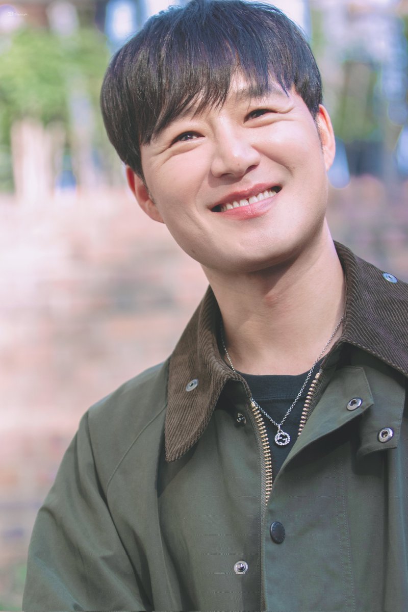 Mukyunee_pic's tweet photo. 260919 팬레터 경남(진주)
:: 퇴근길

김해진 #김종구 배우님

햇살의 한 조각 ✧(ˊᗜˋ)✧ https://t.co/kNuaXT1Pf7