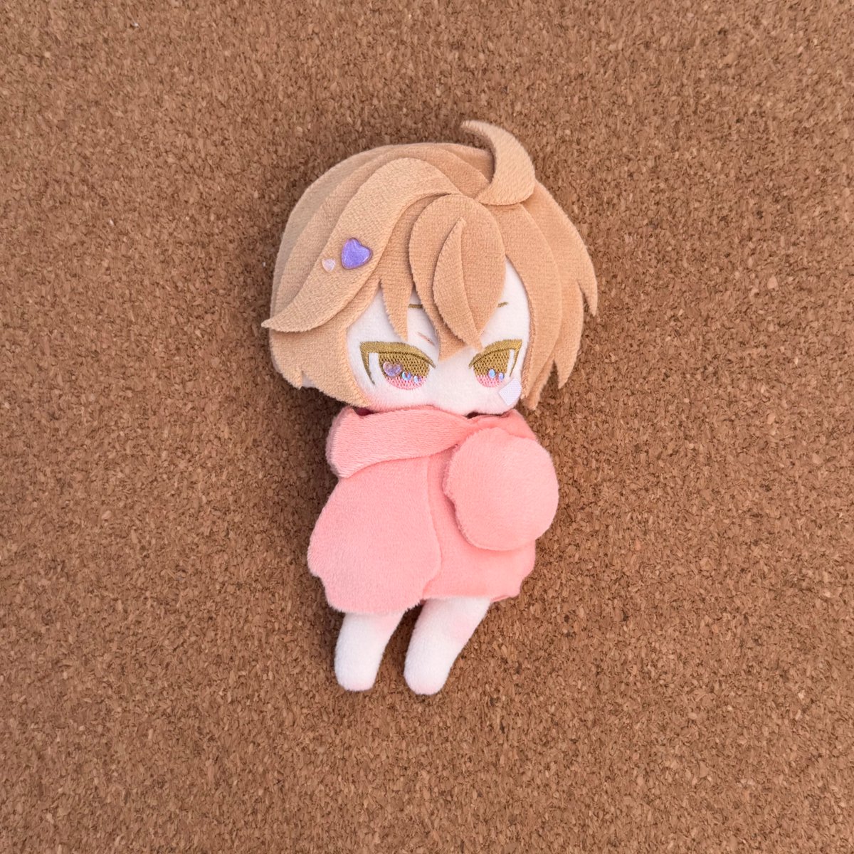 subzun4623's tweet photo. ぺたんこぬいちゃ〔2.5Dぬい〕の型紙 | 桜楽屋 https://t.co/WrVEwsJ6py

ゆりえ口とノーマルのお顔、２種類の2.5Dぬいが作れる型紙の販売を開始しました。
型紙と作り方に加え、別形状の型紙作成でのヒントなんかも記載しています。

ヘッドのみ作成して、推しの祭壇や持ち物を飾るアクセサリーにしても可愛いですよ(*´ω`*)