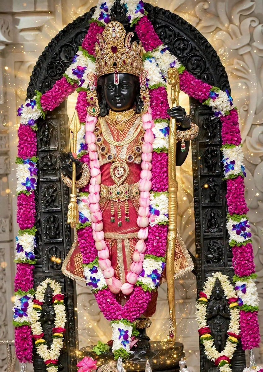HiNdU05019434's tweet photo. 🟢🦋 ⃝💥#ॐ_श्री_रामललाय_नमः💥 ⃝🦋🟢

नमामि रामं रघुपुंगवं तं वसिष्ठवामदेवपूज्यपादम् ।  
भक्तप्रियं भक्तजनावनं तं श्रीरामचन्द्रं सततं नमामि ।।

मर्यादा पुरुषोत्तम प्रभु श्री रामलला के आज दिनांक 
२०.१०.२०२६  के प्रात: कालीन श्रृँगार आरती दिव्य दर्शनम 

      🙏🌺#जय_श्री_राम 🌺🙏 https://t.co/P8Oj3A2P43
