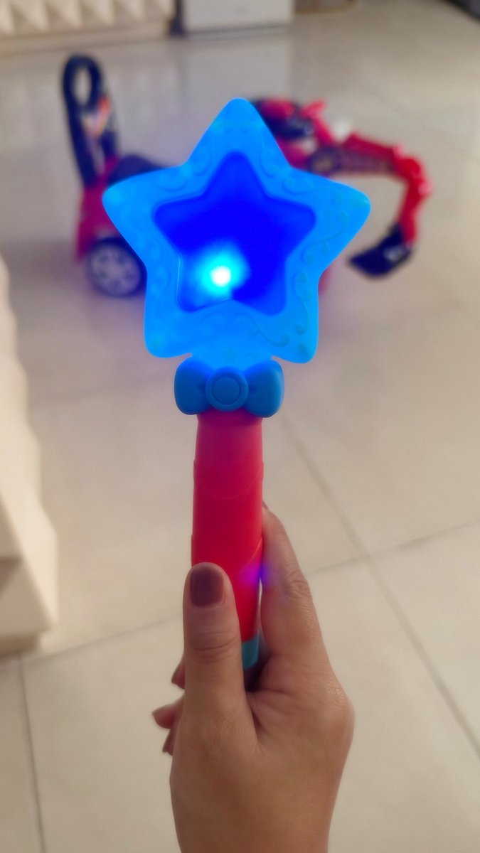 nellialll's tweet photo. so my baby saw this flickering wand terus di ambilnya. “mamy mau magic” haha idk where he learnt that https://t.co/QNmTUwtqSq
