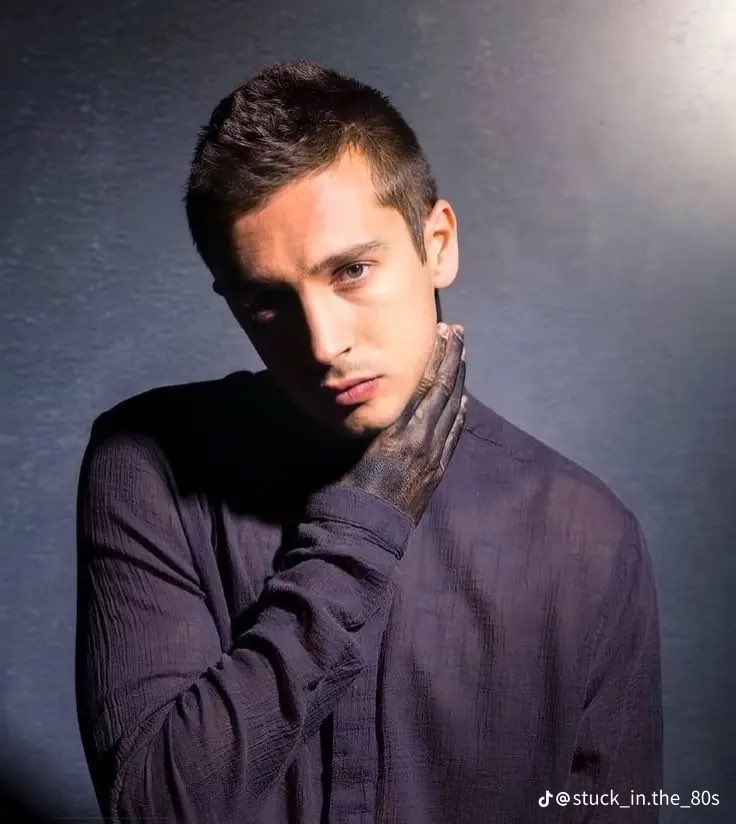 plompim's tweet photo. estas fotos de tyler despiertan algo en mi, no estoy segura si me gusta el o quiero ser el🕺 https://t.co/iEmA3rfTkO