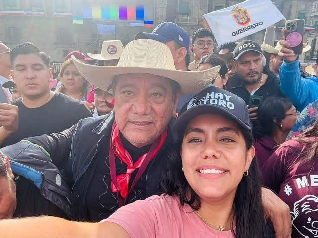 MLopezSanMartin's tweet photo. En Guerrero, los Salgado van por más espacios en la política

Celeste Salgado, hija de Félix y hermana de la gobernadora Evelyn Salgado, aspira a la alcaldía de Iguala por Morena

Quieren que el poder quede en familia https://t.co/iqrKtdnPv3