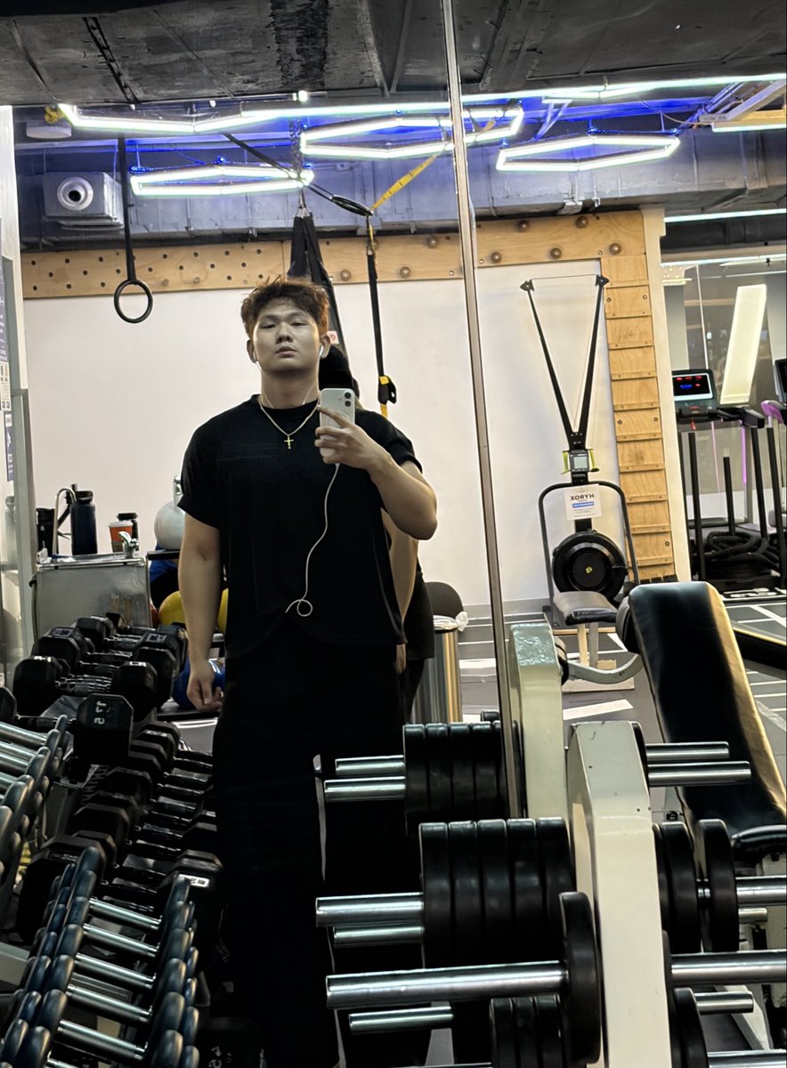 ziyril's tweet photo. gym https://t.co/rgEqxm72ba