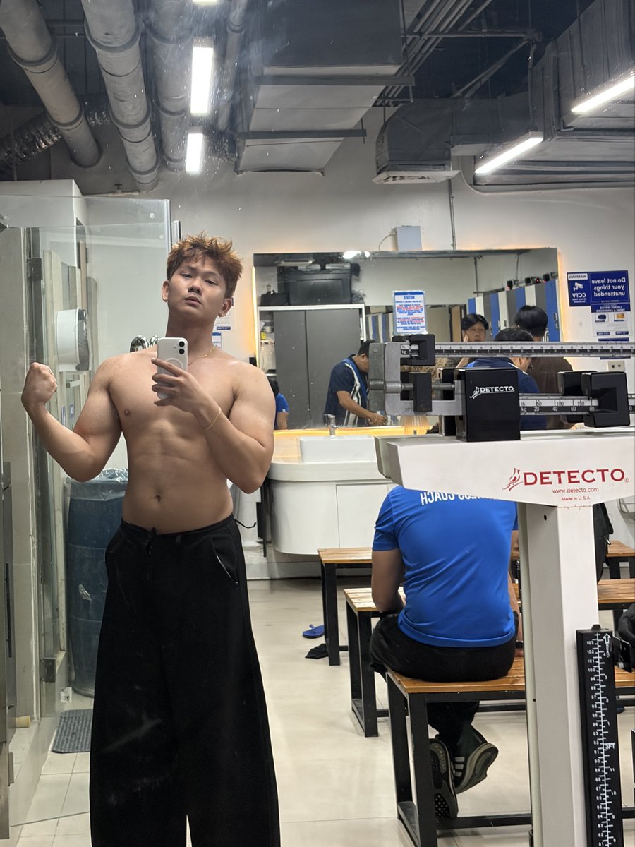 ziyril's tweet photo. gym https://t.co/rgEqxm72ba