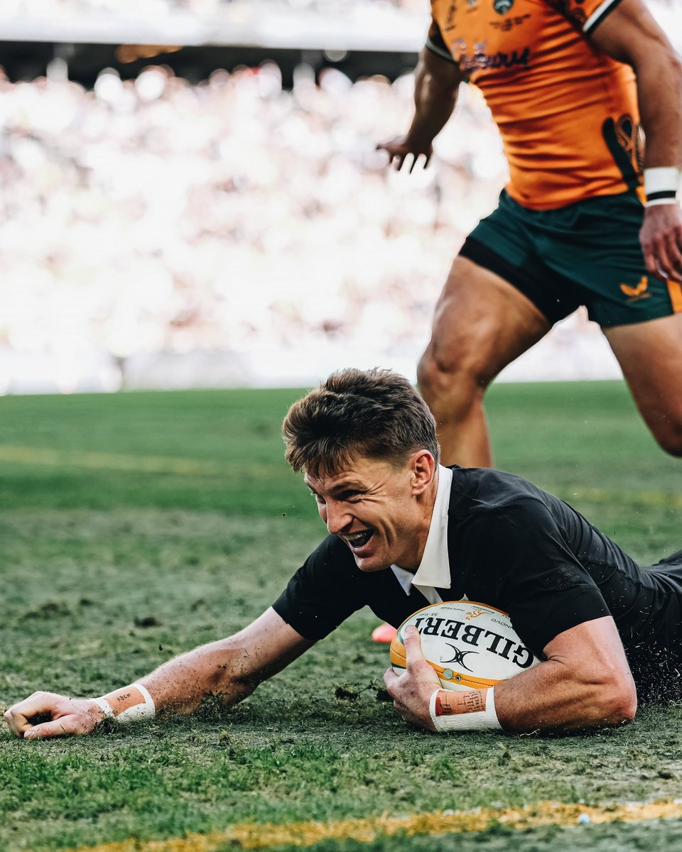 AllBlacks's tweet photo. Beauden Barrett appreciation post 💌 https://t.co/qvqqb0iu1e
