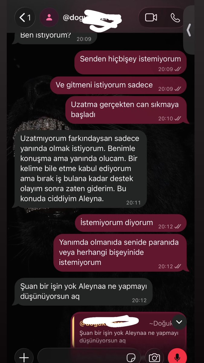 Jhm8lby's tweet photo. @Snafudogu @falihrfk1 Tek taraflı atıp tutması kolay istemediğim halde para vermek için yalvaran birisin şimdi kötü ben oldum öylemi aynen knk. Ayrıca ben hiçbir zaman umut vermedim kanıtlarda aşağıda engel atmama rağmen beni sürekli rahatsız etmeyi kes yoksa daha fazla ss gelicek https://t.co/w1dkjREvXt