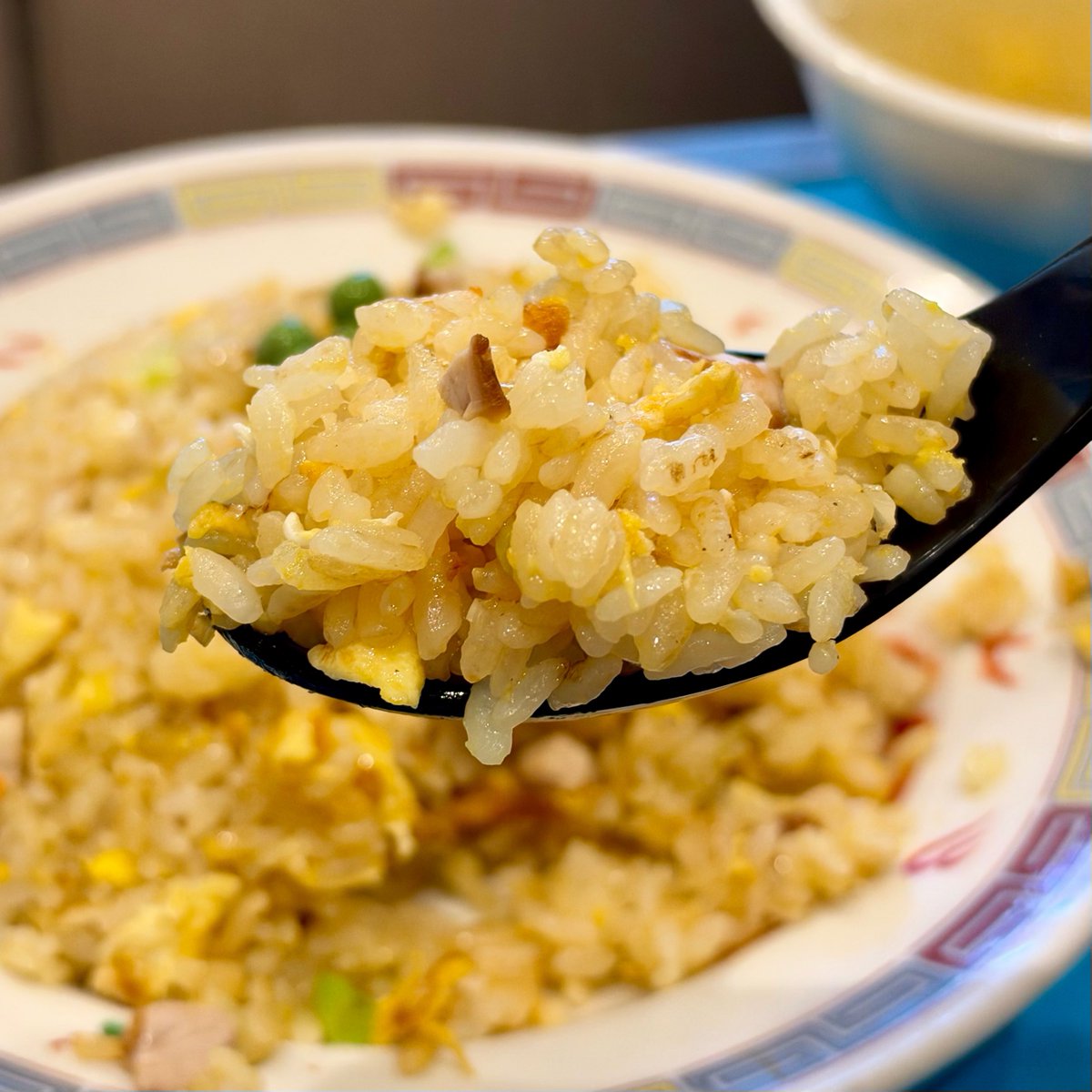 sumidamens's tweet photo. 念願のやじ満の牡蠣ラーメン
潮味 めちゃくちゃ美味かった
熱々 牡蠣ぷりぷり 最高
チャーハンも焼売もうまい https://t.co/EH46VUPuSZ