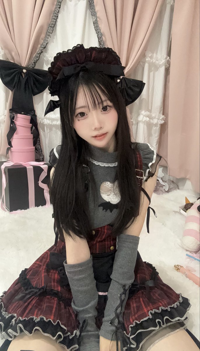ri25_8x's tweet photo. 先取りハロウィンしてきた🕸

 #自撮り界隈  #コンカフェ https://t.co/2s2xRhMr9t