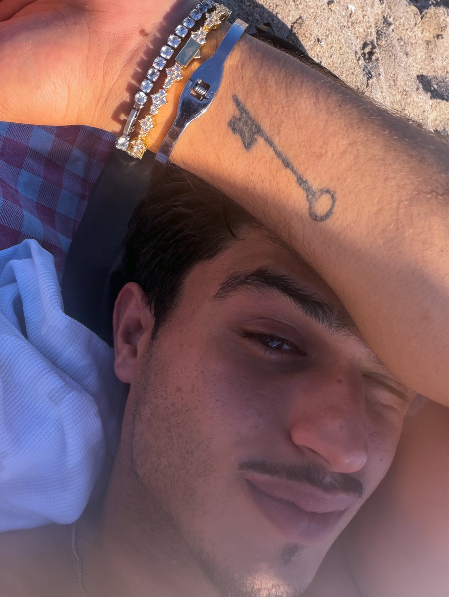 quickoff_exe's tweet photo. Só um dia de praia antes de voltar pra casa https://t.co/nltWRuWxoP