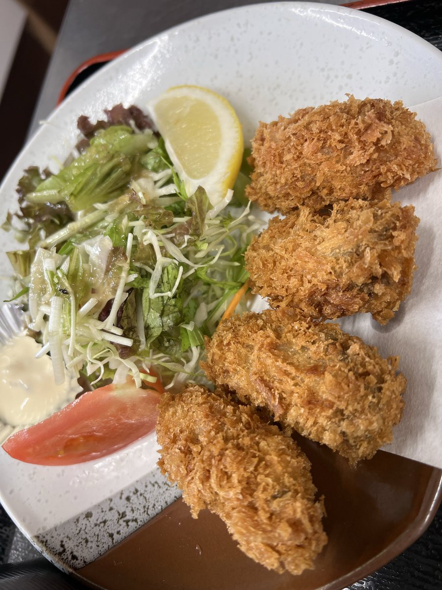 kenya_iwaki's tweet photo. おはようございます。
気象病の方は今週は要注意⚠️
お大事にお過ごし下さい。

牡蠣の美味しい季節になりました #カキフライ
今週も宜しくお願いします！ https://t.co/y3aP2RzAHg