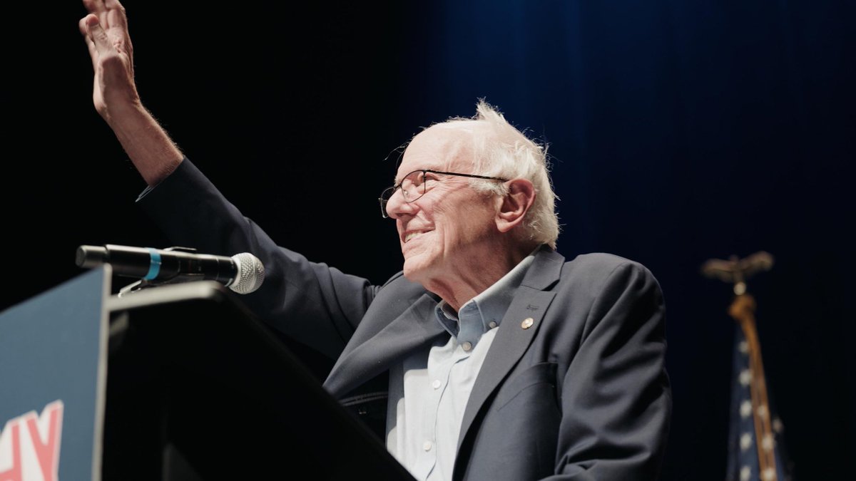 BernieSanders's tweet photo. Thanks El Paso, Texas, for a great event and a great turnout. 

Oligarchic greed is destroying our economy.  

The rich get richer while working families struggle. 

Let’s end Republican control of Congress and create an economy that works for all, not just the few. https://t.co/NRscYJKtdW