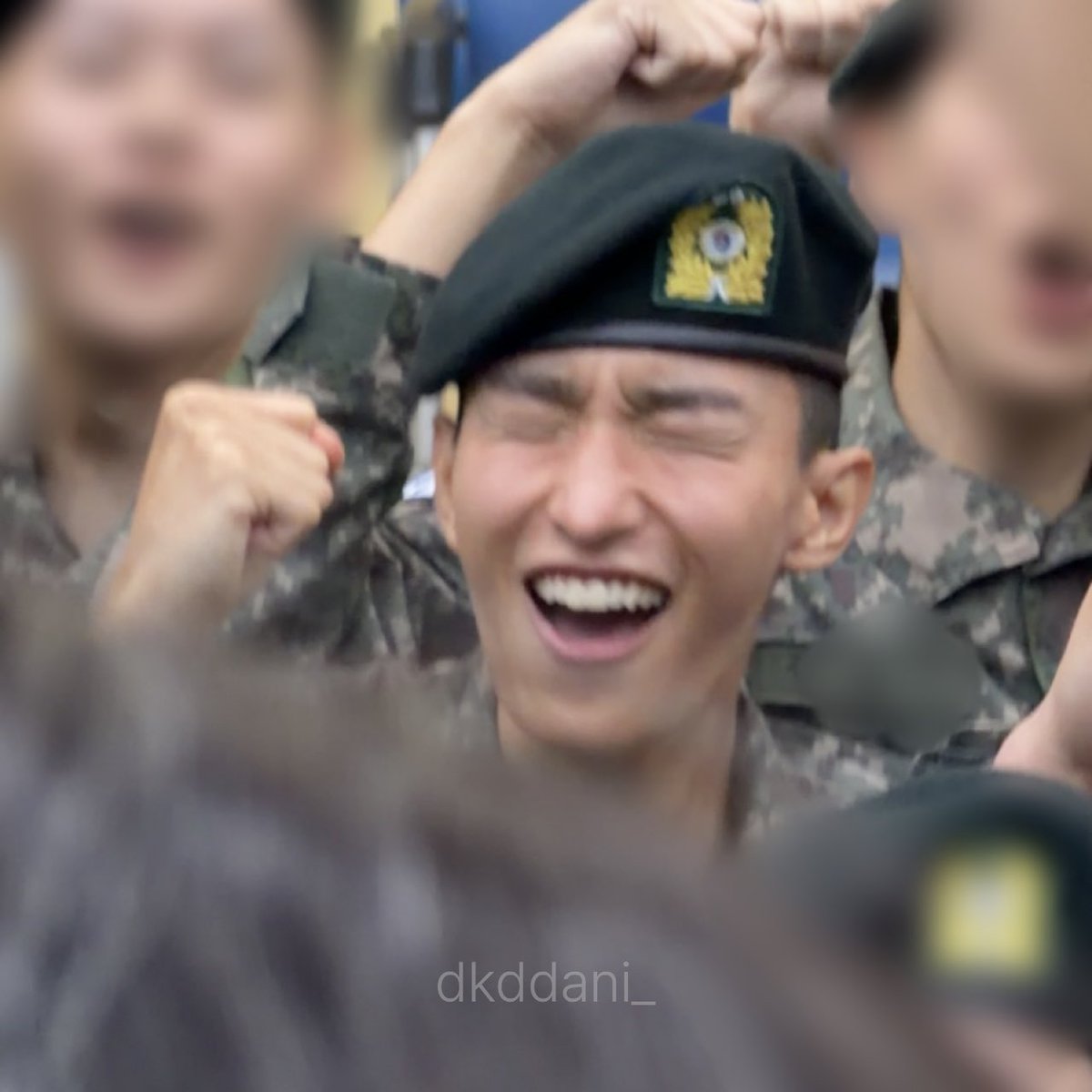dkddani_'s tweet photo. 261020 수료식 #도겸 

고생했어ㅓㅓㅓ ♡♡♡ https://t.co/Z15VICV1Mz