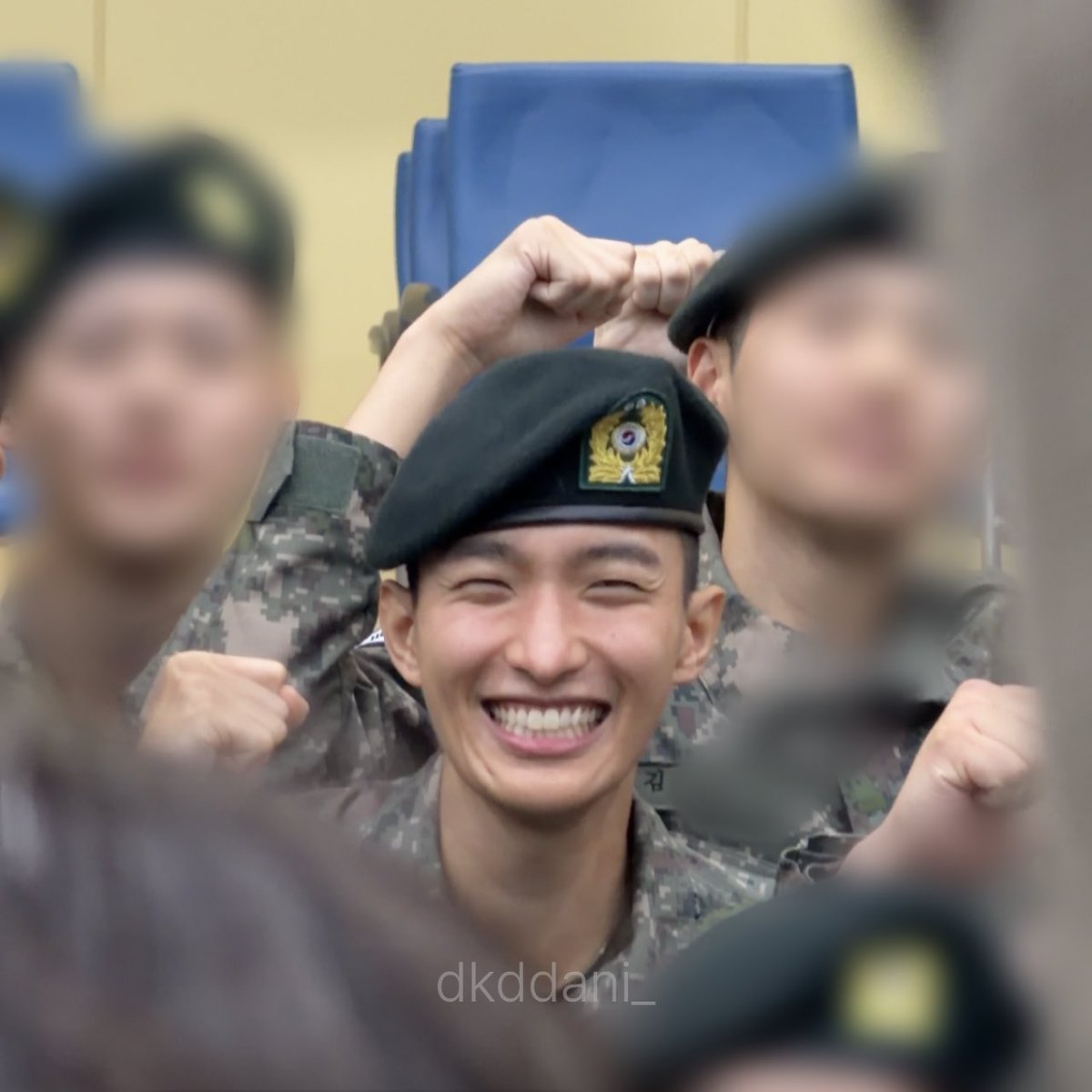 dkddani_'s tweet photo. 261020 수료식 #도겸 

고생했어ㅓㅓㅓ ♡♡♡ https://t.co/Z15VICV1Mz