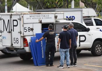 TodaNoticia's tweet photo. Fiscalía de Guatemala incorpora apoyo internacional a la investigación por el asesinato de exfiscal Solórzano Foppa https://t.co/t6Zx8AaHPA #Fiscalía #asesinato #Foppa #MinisterioPúblico #todanoticia https://t.co/Fa1cOBFcF5