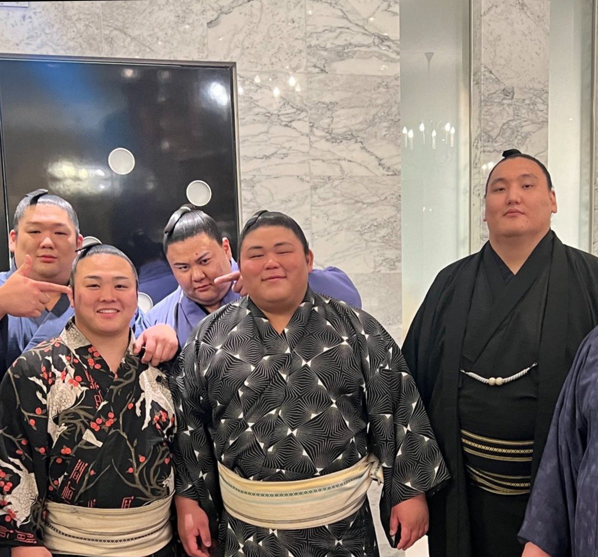 junchan06261's tweet photo. 宮城野部屋からの古参ファンとしては、泣ける1枚✨

炎鵬関と伯乃富士関てっちゃんが
隣にいるだけで、ありがとう☺

いつか2人一緒に、三役を！

#宮城野部屋からの古参ファン
#伊勢ヶ濱部屋
#伯乃富士関
#てっちゃん
#炎鵬関
#伊勢ヶ濱部屋さん
#お写真ありがとうございます https://t.co/sd0bPxTa88
