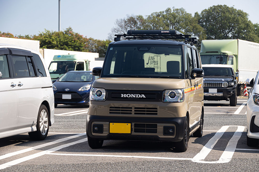Honda_Access's tweet photo. ＼１つのサービスエリアで３県制覇⁉／

関越自動車道「上里サービスエリア」は、グルメもお土産も充実🍴✨
「神様ちゃんぽん」や「姫豚丼」など、気になるグルメもたっぷり🍜
上り線と下り線、それぞれ違った埼玉県内の地域ならではの味を楽しめます😋

ドライブの休憩だけじゃもったいない！
N-BOX JOYで上里SAを楽しんできました🚗💨

🔽記事はこちら🔽
https://t.co/Hc4IpYpga6
