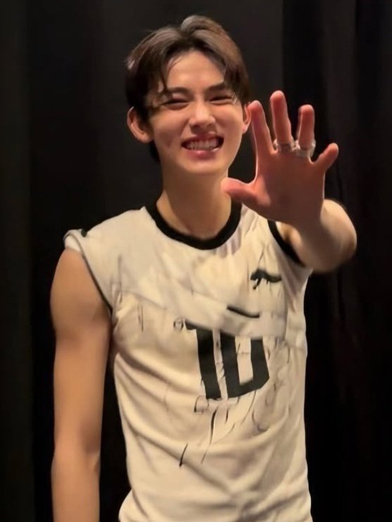 eomdiva's tweet photo. HAAH INI APAAA KENAPA EYAN GEMES BANGET HUHUU MAU NANGIS ADEKK MBUL BLEP 😭🤏🏻😭🤏🏻😭🤏🏻 BENER BENER KAYAK LAGI BILANG "KAKAAKKK >ω<" DENGAN PENUH EXCITED NYA ITUU AAAAA GAMAU TAU GUA MAU CULIK SI NTIK INI 😭🤏🏻😭🤏🏻 https://t.co/fMsLvGQEq7