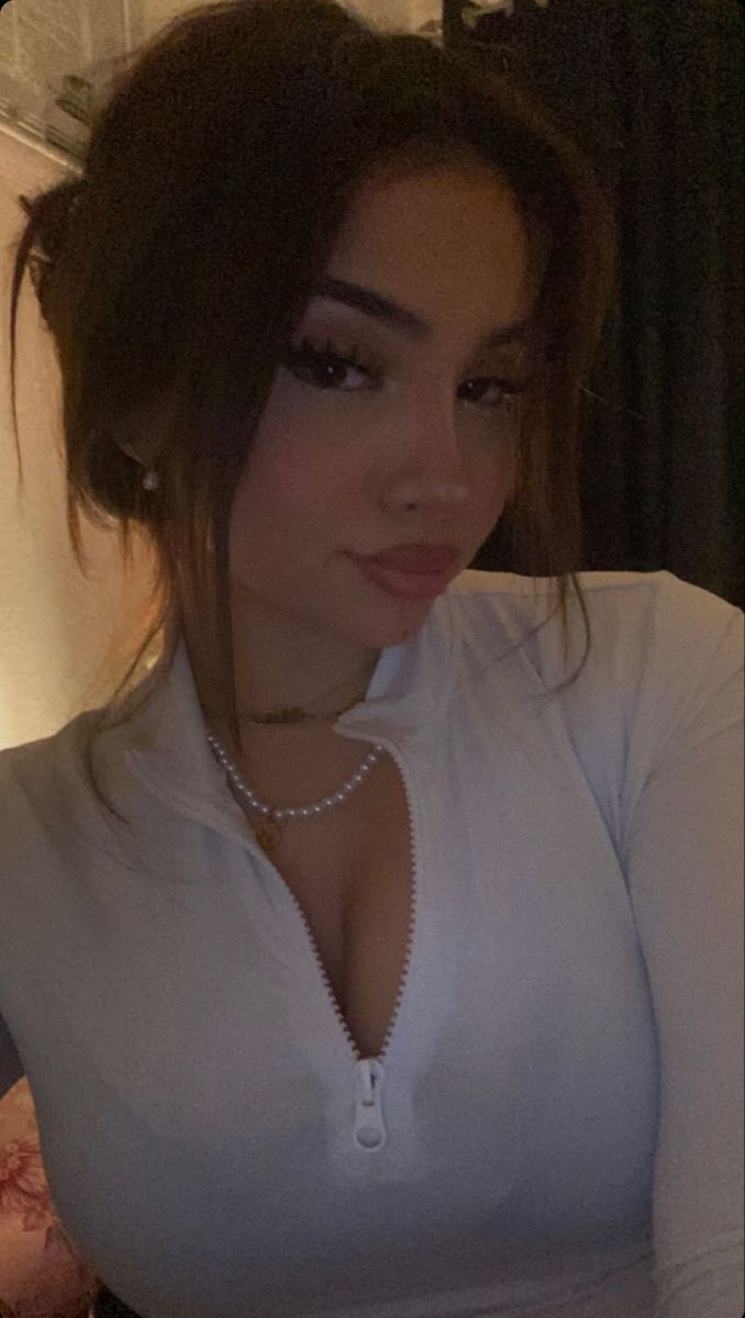 ICE1b11's tweet photo. Can someone trib on my big tits sister dm🥵 https://t.co/Ji3QUFW6uh