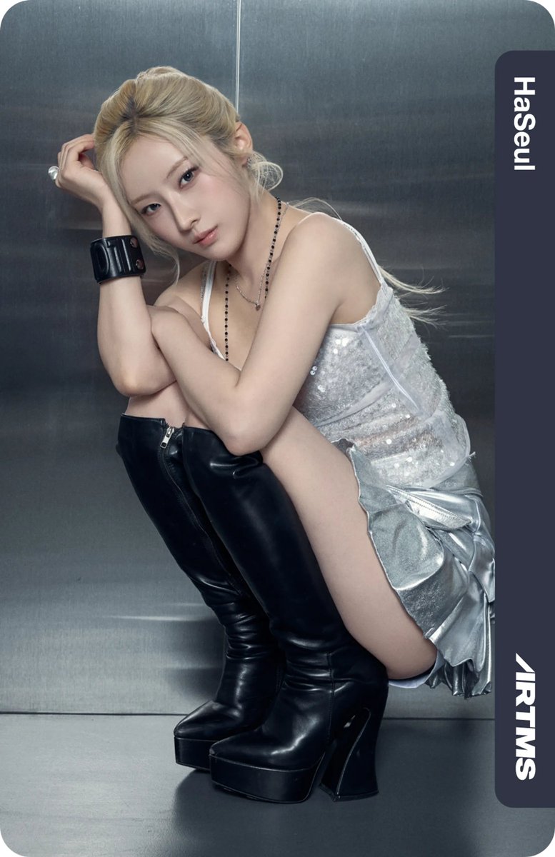 orrery_nim's tweet photo. ARTMS Objekt Atom02 353-355z Haseul https://t.co/xfYNVvosF5