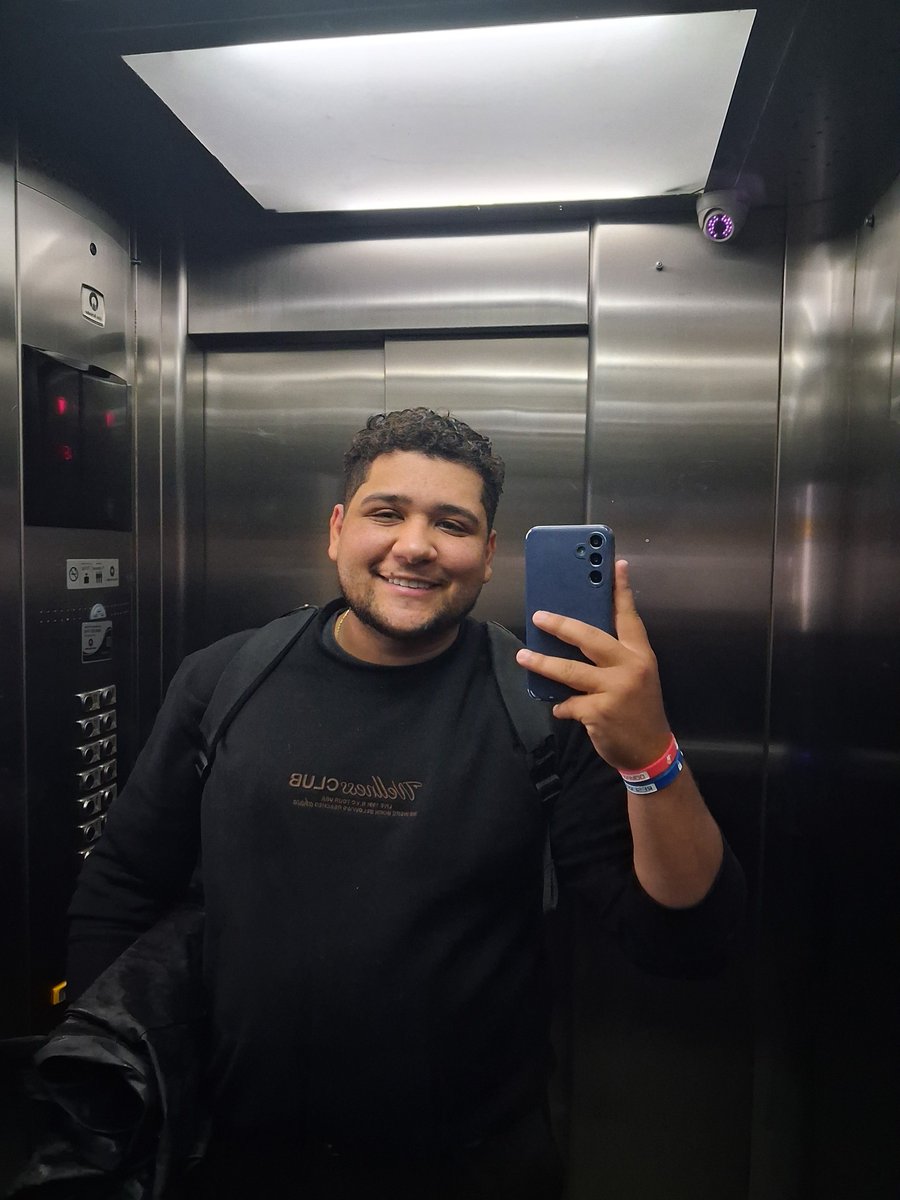 mikakunin1510's tweet photo. Sou bronze no lol e no vava, fora isso jogo Pz... queria um(a) duo para jogar, conversar. Aberto a novas amizades https://t.co/VtCge52vOg