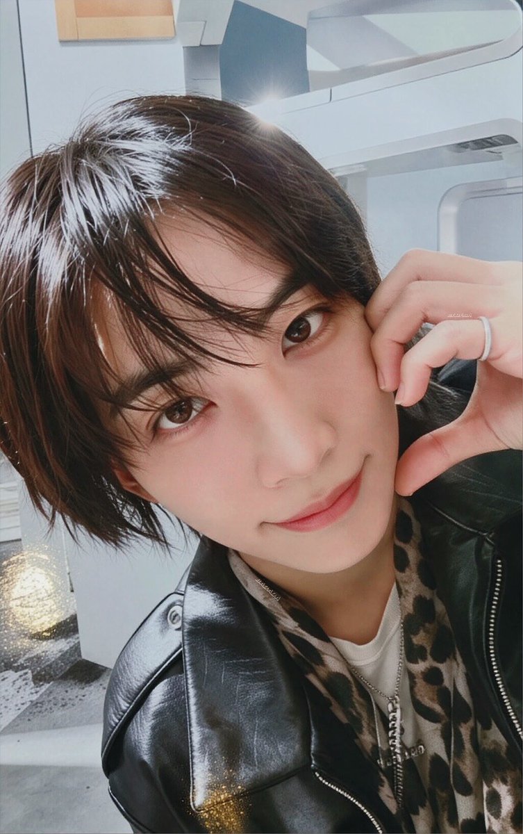 TIANXIAOBINGA's tweet photo. jeonghan
dream scape 
HMV TOWER https://t.co/hKcgmNG0iN