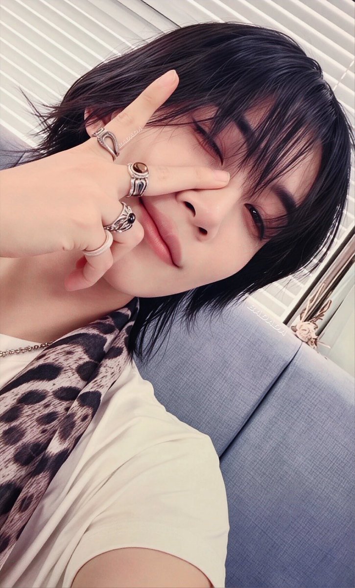 TIANXIAOBINGA's tweet photo. jeonghan
dream scape 
HMV TOWER https://t.co/hKcgmNG0iN