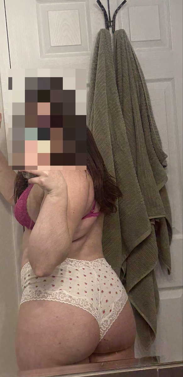 blubblesxx's tweet photo. is pink my colour?💕should i give you a better view? #nsfwtwt #wataa #chudai #goonette https://t.co/LrdYpIalW5