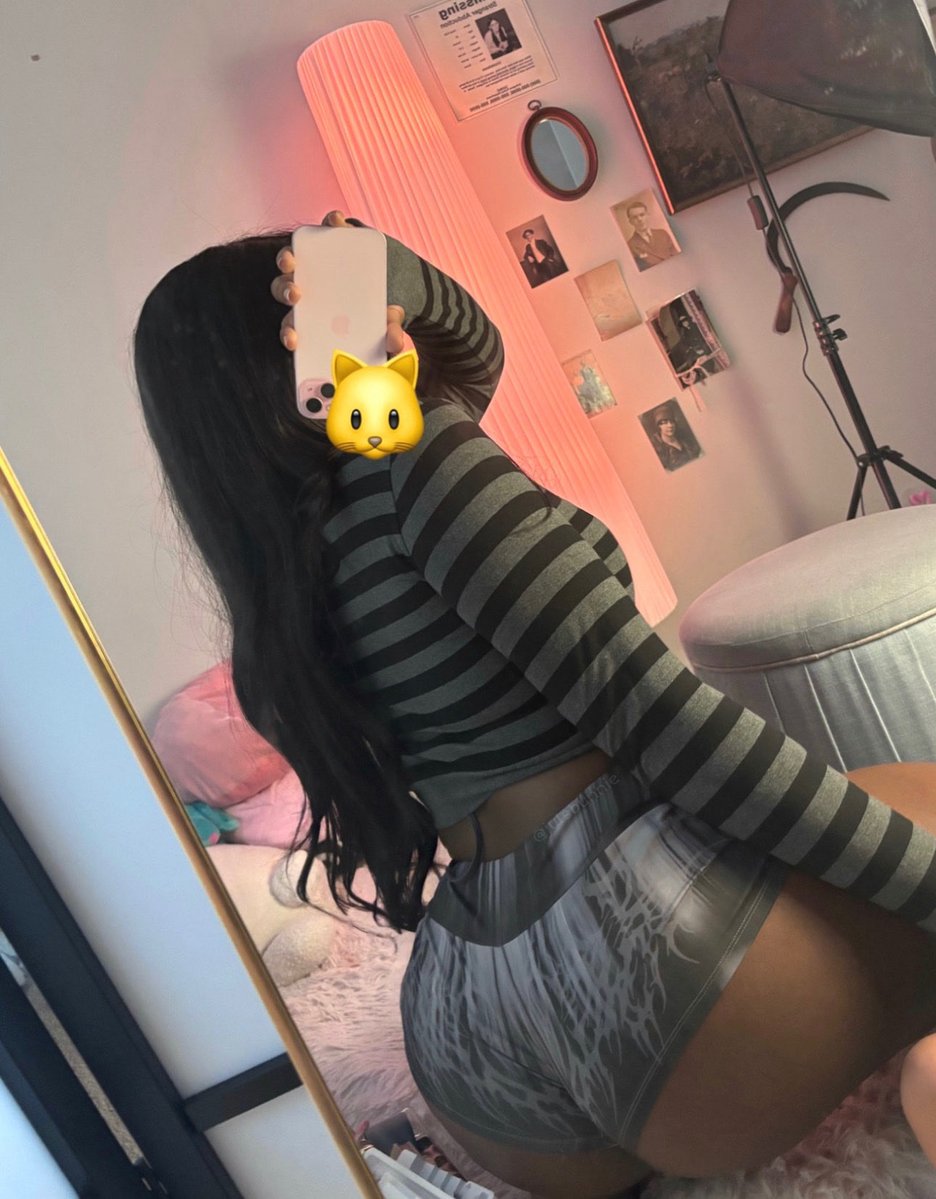 julsbunnie's tweet photo. man beater physique https://t.co/NhtBfH9Jb1