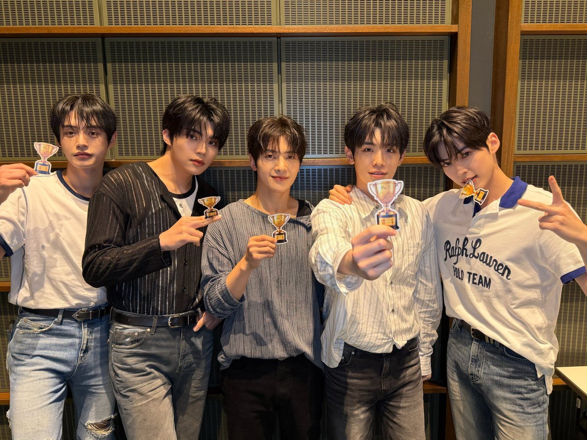 kazu_030303's tweet photo. 今日もお願いします
🏆🏆🏆🏆🏆

1RP＝1VOTE🌹

#2026MAMAVOTE #ZEROBASEONE https://t.co/q9YmolIc6e