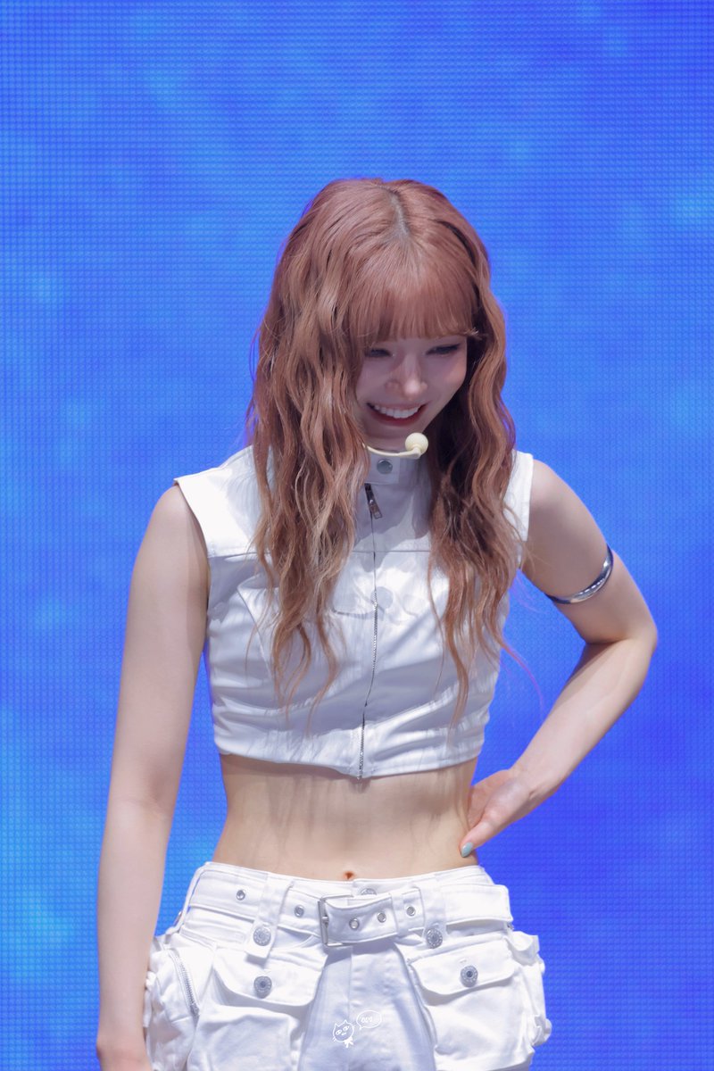 selenekotone tweet picture