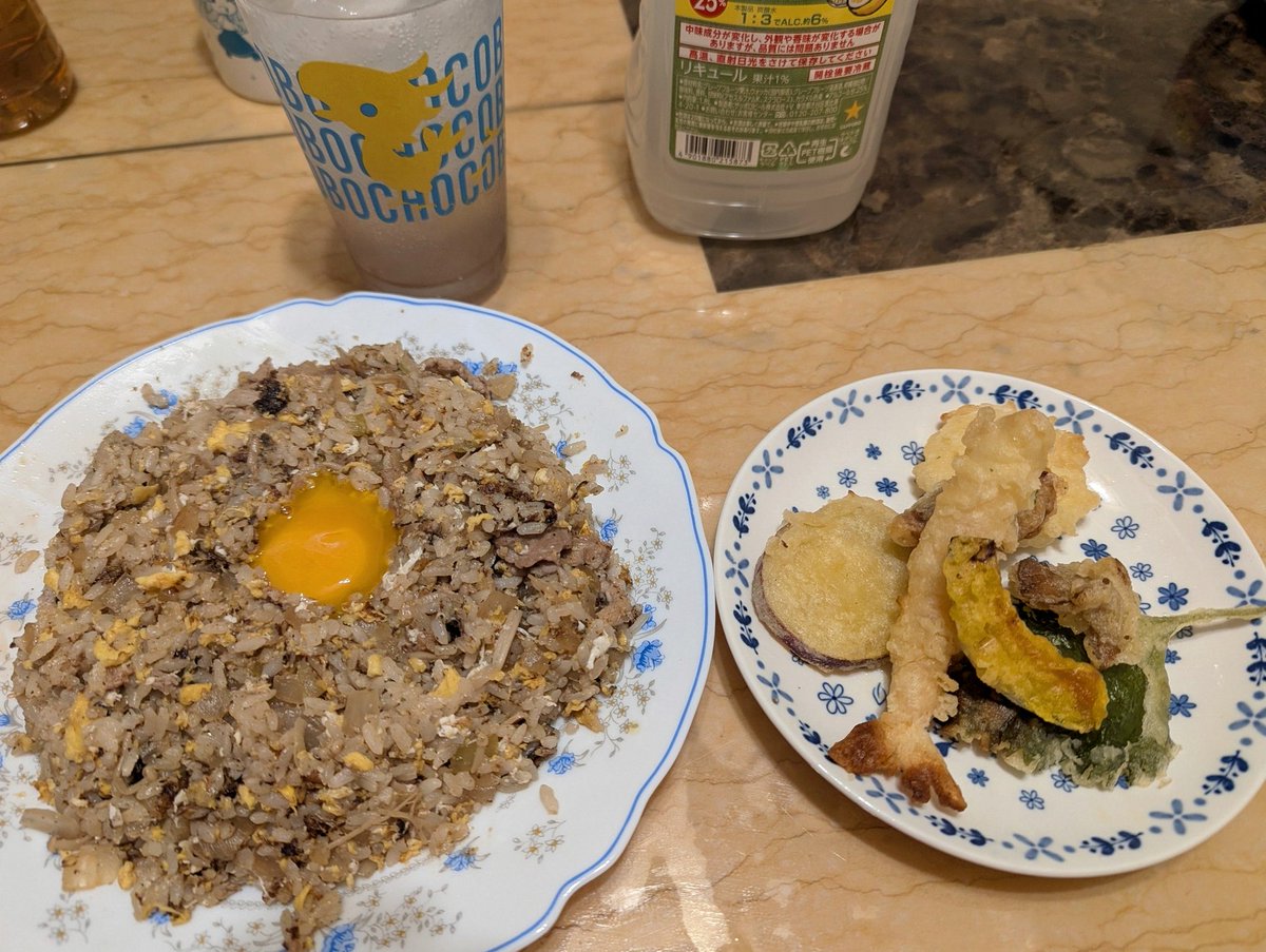 NewbBay's tweet photo. 買い物袋を忘れてレジで気づく、あの敗北感は慣れない。ネット通販で買って、届くまでのワクワクが好き。食品の値段が上がっていて、毎週の買い物が少しずつ重くなってる。衝動買いした物が、後から思うと全然使ってなくて反省する。細かいことは気にしないで。 https://t.co/zFXcLJaDZD