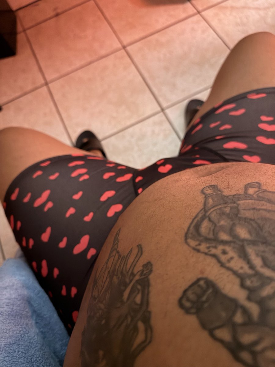 JTZoldyck's tweet photo. Belly and thighs https://t.co/G0od3LvxXV