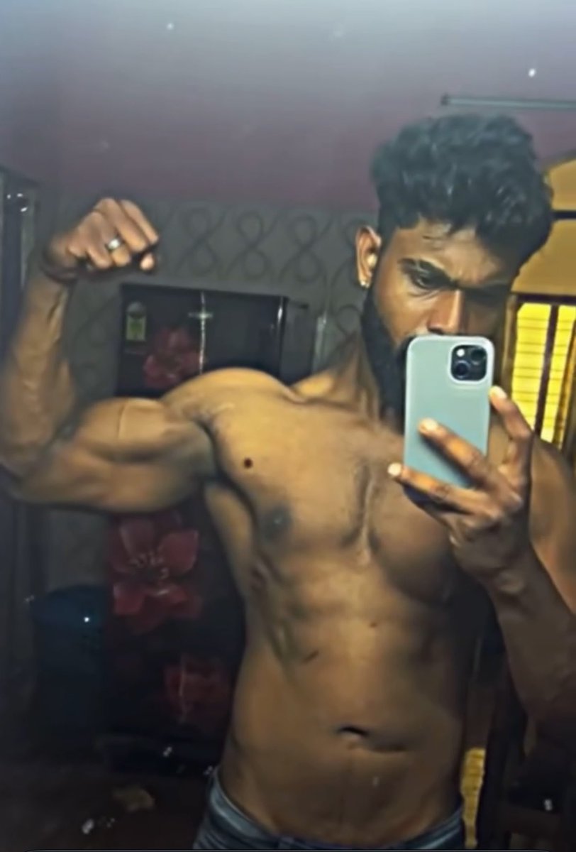 SecretSnehidhan's tweet photo. #HotBodyBuilder https://t.co/SJg5dSoQjw