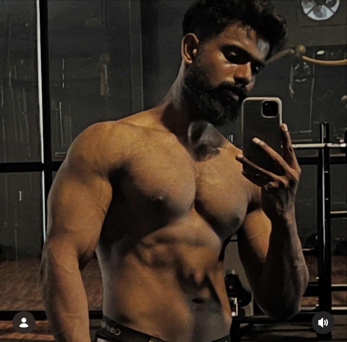 SecretSnehidhan's tweet photo. #HotBodyBuilder https://t.co/SJg5dSoQjw