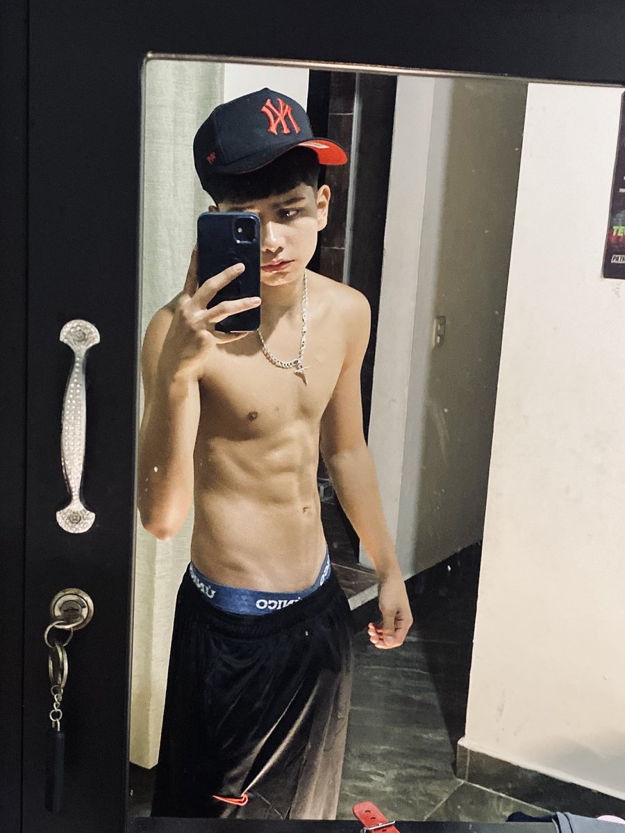 klaybotat's tweet photo. Yo...
#viral #flaco #cuerpo https://t.co/CjPQPPWeWc