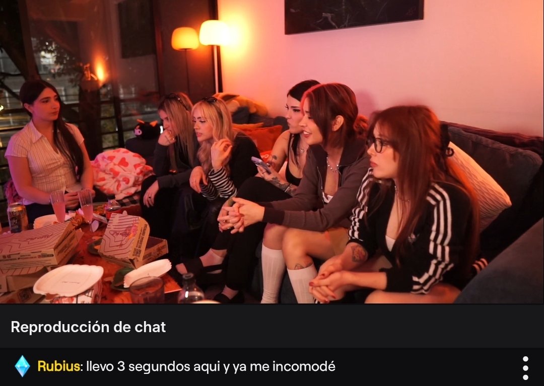 rubqckity's tweet photo. rubius en el chat de ari mientras molly hablaba de su operación y que extraña poder mear estando de pie JAJAJAJ 😭 https://t.co/42N0GBbOpx